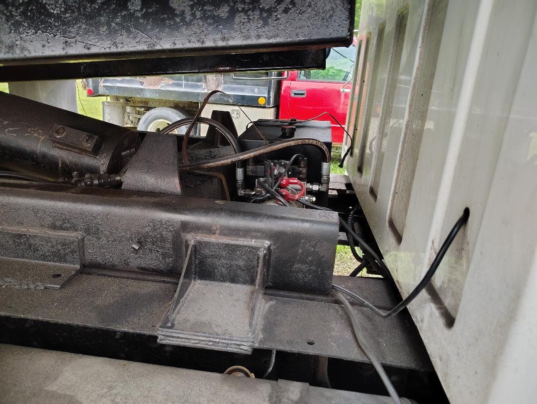 2005 GMC C5000 - Image 14